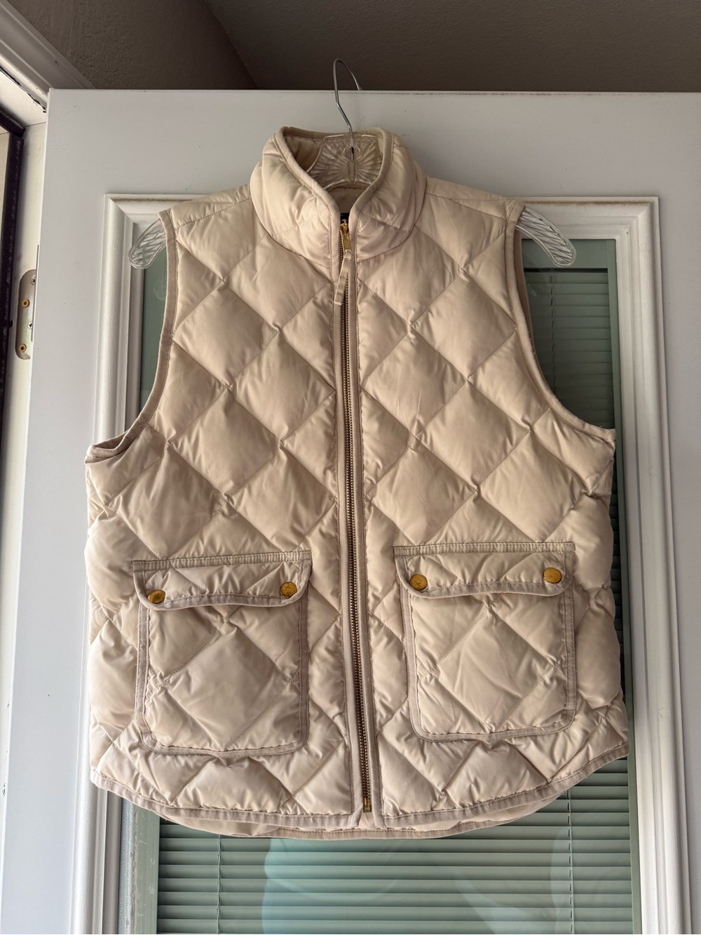 J.Crew Cream Diamond-Quilted Puffer Vest – Petite Medium